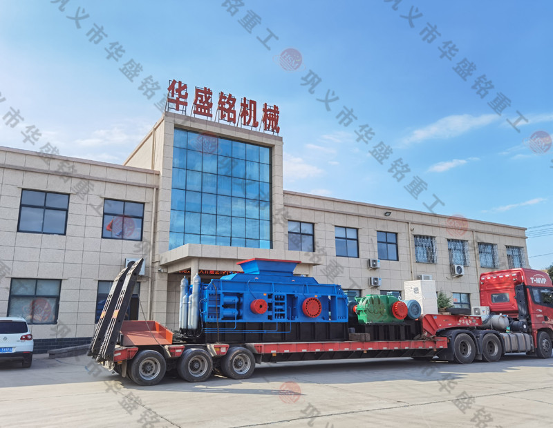 鄭州對(duì)輥破碎機(jī)廠家發(fā)貨現(xiàn)場