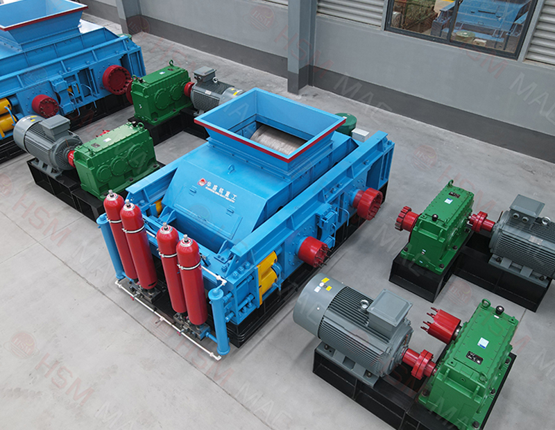 鐵礦石粉碎機(jī)車(chē)間實(shí)拍 